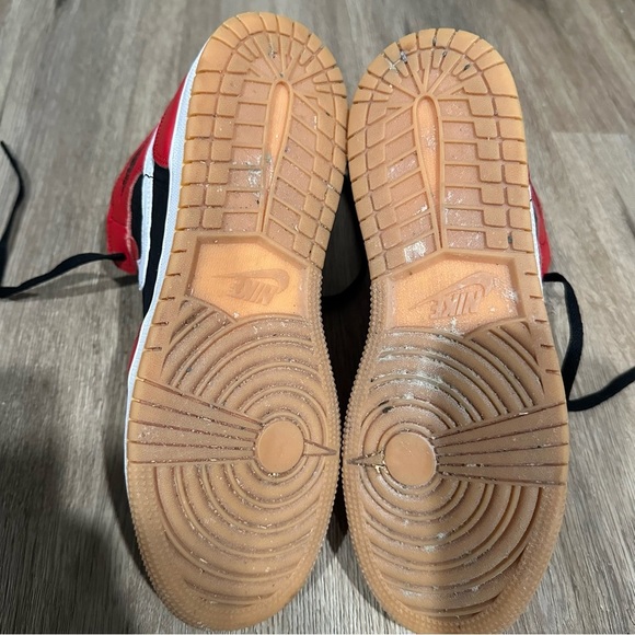 {preloved} Youth Air Jordan 1 - Picture 7 of 11